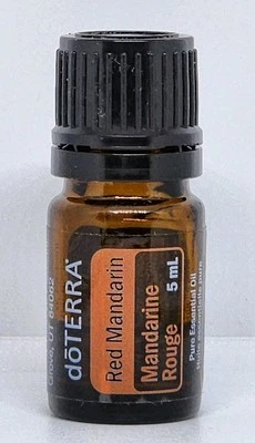 Mezcla de aceite esencial de mandarina roja doTERRA 5 ml botella abierta llena Foto 1 de 2