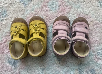 Lote de 2 sandalias NATURINO semicerradas niña CUERO amarillo rosa 5 EE. UU. Foto 1 de 4