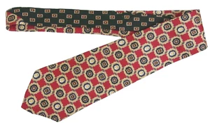 Tommy Hilfiger Red 100% Silk Neck Tie Green Medallion Crest Made in Italy A005 - Picture 1 of 4