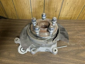 2019-2023 DODGE CHALLENGER RWD REAR RIGHT SIDE SPINDLE KNUCKLE & WHEEL HUB OEM - Picture 1 of 3