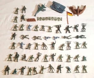 Vintage Green Army Men Figures With Weapons And Vehicles Lot Of 59 Pieces - Picture 1 of 1