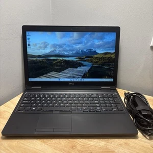 Dell Latitude 5580 15,6" Intel Core i5-7300U 2,6 GHz 8 GB 256 GB SSD W11 cavo - Foto 1 di 11