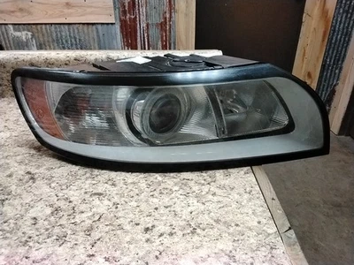 10 VOLVO 40 SERIES Headlamp Assembly RightXenon (hid) Rh - Image 1 of 4