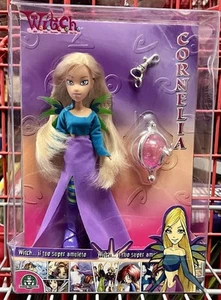 Disney W.I.T.C.H. Witch Cornelia Look Confezione Leggermente Danneggiata - Foto 1 di 4