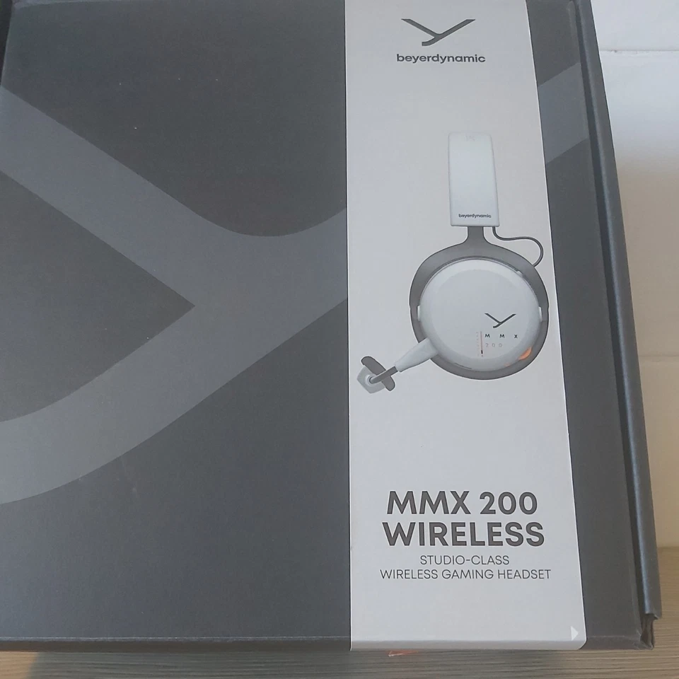 Beyerdynamic MMX 200 Wireless Kabelloses Gaming Headset grau - Bild 1 von 1