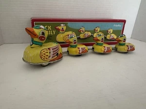 Pato mamá cuerda - tira de patitos bobbing alrededor, por Schylling*** - Imagen 1 de 5