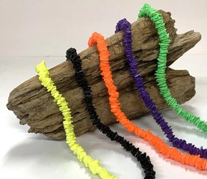 5 Puka Shell Necklaces Chipped Seashell Hawaiian Surfer Style Dyed 5 Colors - Picture 1 of 7