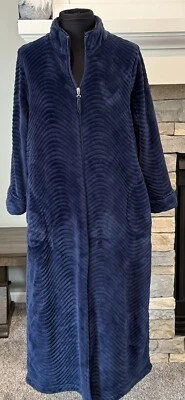 Stan Herman Petite PM Soft Plush Housecoat Front Full Zip Pockets Robe SOFT - Image 1 of 4