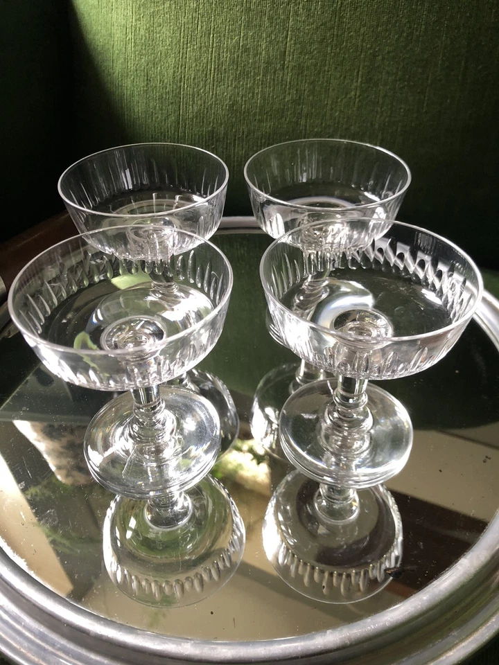 Lot de 4 Coupes a champagne en cristal Ancien - Photo 1/4
