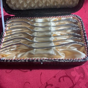 Sechs versilberte Kuchengabeln - Bild 1 von 3