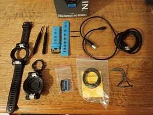 Garmin Forerunner 935 / 945 quick release watch straps Tri bike kit GENUINE - Picture 1 of 3