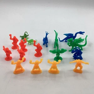 (17) Miscellaneous Size And Colored Science Fiction Plastic Figures - Picture 1 of 7
