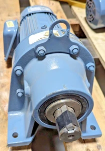 NEW SUMITOMO 1 HP GEAR MOTOR / CNHM1-4115-B 460 VOLT 59:1 RATIO - Picture 1 of 3
