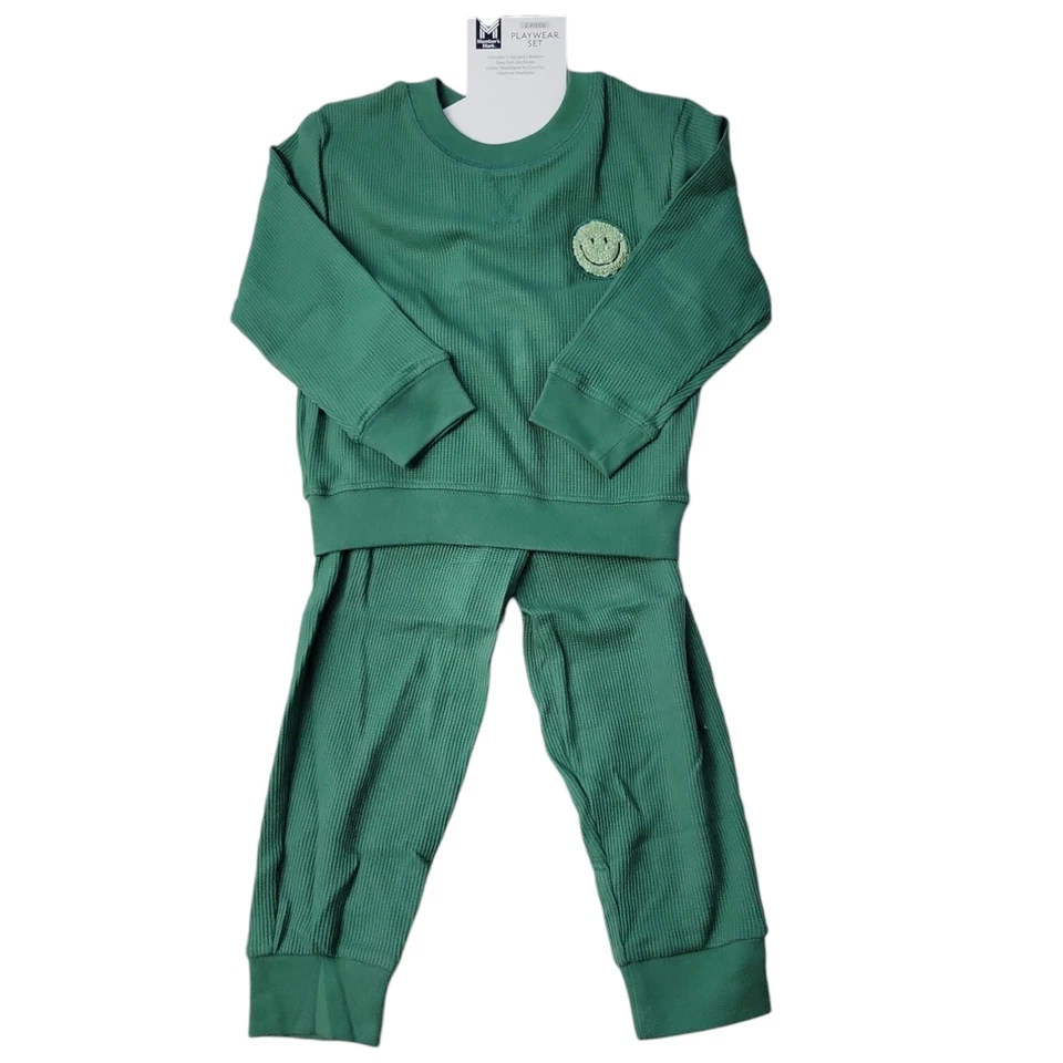 Nuevo con etiquetas Conjunto de ropa de juego de manga larga de 2 piezas Member's Mark Green Smile 5T para niños Foto 1 de 1