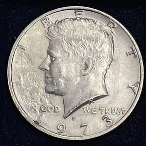 1973 D Kennedy Half Dollar 50c ERROR - Struck Through Grease #34613 - Picture 1 of 2