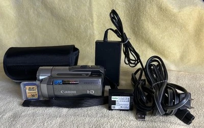Canon Vixia HF M300 HD CMOS Digital Camcorder - 300x Digital Zoom - Nr Mint - - Image 1 of 4