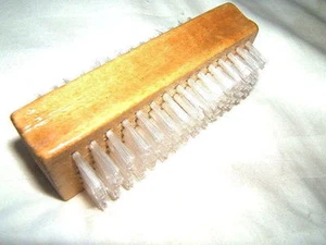NAIL BRUSH DOUBLE NATURAL STIFF NYLON BRISTLES VARNISHED MAPLE WOOD WOODEN NALE - Picture 1 of 1