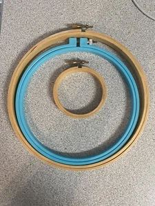 Vintage Lot of 3 Wooden / Plastic Embroidery Hoops 8” 7” & 3” Made In Taiwan - Picture 1 of 5