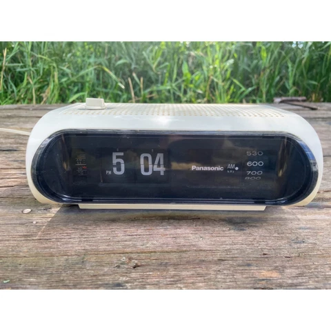 Vintage 1970s Panasonic Flip Clock Radio Model RC-1103 Works Cover