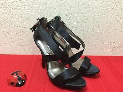 Zapatos de salón BCBG Max Azria para mujer negros cruzados satinados con cremallera borla talla 7 Foto 1 de 4