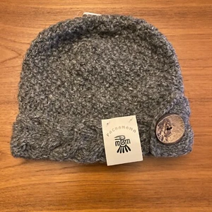 Pachamama Hand-Knitted 100% Wool Outer Gray Beanie Polyester-Lined Hat - NEW - Picture 1 of 3