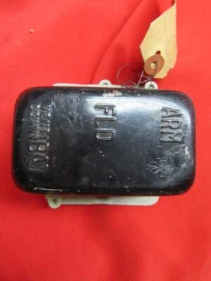 Chrysler Parte # 1842798 12V 35-45AMPS Volt. Regulador compatible con Chry/Dodge/Plym 1959 Foto 1 de 4