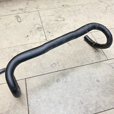 Oval Concepts 310 Drop Lenker Rennrad Aero schwarz 31,8 mmØ 420 mm breit 290 g - Bild 1 von 4