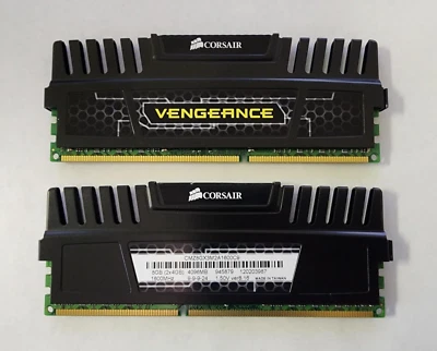 Corsair Vengeance 8GB (2x4GB) PC3-1600MHz DDR3-12800 1,5V CMZ8GX3M2A1600C9 - Bild 1 von 2