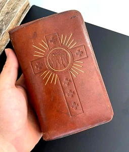 Vintage Book HOLY BIBLE Leather Case Book 1945, Pray god Prayer Rare⭐ - Picture 1 of 6
