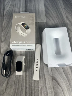 Rastreador avanzado de fitness y salud Fitbit Charge 5 - dorado suave - Foto 1 de 4