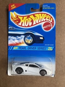 Hot Wheels - 1994 Jaguar XJ220 -White - Ultra Hot Wheels - Pearl Driver Series - Picture 1 of 6