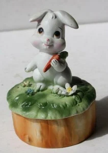 Bunny Rabbit Carrot Figurine Lefton Trinket Box Ceramic Porcelain Hand Painted 2 - Imagen 1 de 1