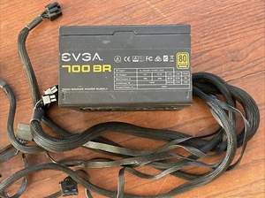 EVGA Netzteil 100-BR-0700-K1 700 BR 700W 80+BRONZE 12V PCI Express 120mm lang - Bild 1 von 6