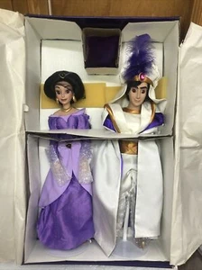 Juego de muñecas Disney Store ALADDIN y PRINCESA JAZMÍN muñecas de porcelana y caja de música - Imagen 1 de 24
