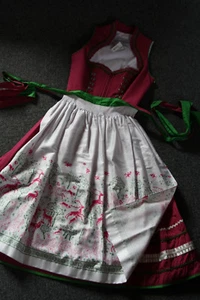 KL4996 @ NEU Dirndl + Schürze @ beere @ Krüger @ Balkonette @ 32 - Bild 1 von 4