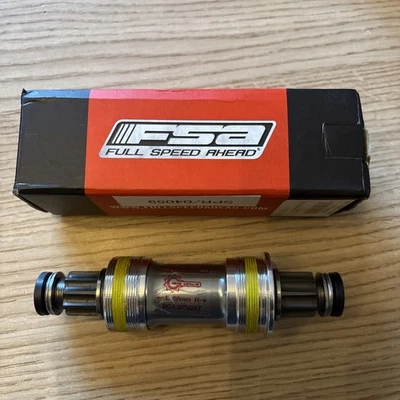 FSA Platinum ISIS Bottom Bracket in Silver - Image 1 of 4