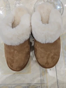 SALE...Kirkland Signature Women's Sheepskin Shearling Slippers Tan Havane Size 8 - Picture 1 of 5