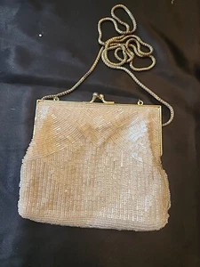 VINTAGE 'Magid' Beaded Clutch Purse Shoulderbag Gold w/ Chain Strap & Kiss Clasp - Picture 1 of 7
