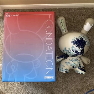 NEW HOKUSAI 20 INCH GREAT WAVE KIDROBOT DUNNY THE MET FOUNDATION - Picture 1 of 7