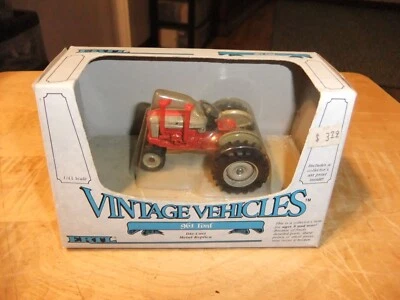 1986 ERTL Vintage Vehicles 961 Ford Tractor Die Cast 1:43 Scale NEW IN BOX - Image 1 of 4