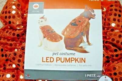 NUEVO CON ETIQUETAS "LED CALABAZA" 2 Piezas Disfraz Perro Gato - TALLA M (hasta 50 libras) Foto 1 de 3