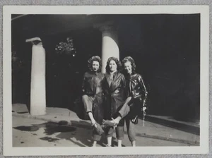 Snapshot Photo 3 Women Showing Off Waterproof Footwear Rain Coats Niagara Falls - Picture 1 of 3