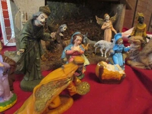 FIGURAS DE BELÉN DE COLECCIÓN SEARS NAVIDAD ITALIA PAPEL MACHÉ 20 PIEZAS + ESTABLO DE MADERA - Imagen 1 de 9