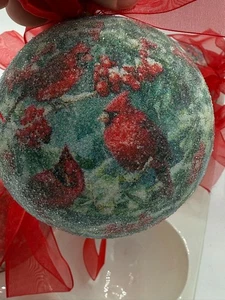 6er Pack Dillards Borten mattierte Kugel Ornamente Kardinäle Stechpalme Weihnachten Xmas - Bild 1 von 5