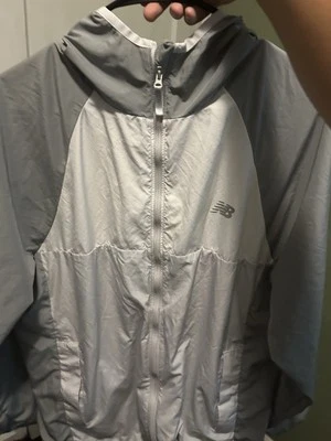 Suéter New Balance Water Defy para hombre talla pequeña Foto 1 de 3