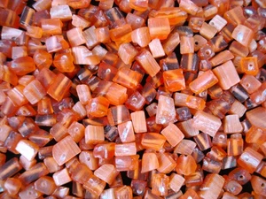 Cats Eye Glass Chips Orange Tones 50g DIY Jewellery Necklaces Earrings - Bild 1 von 2