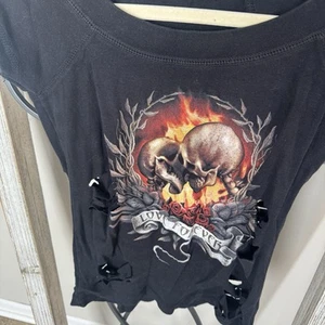 Spiral Direct Love Forever Gothic Skull Rose Flame Distressed Tee Women’s Small - Picture 1 of 7