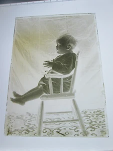 ONE (1) EARLY 1900s GLASS NEGATIVE: MAINE, "BABY IN CHAIR" - Picture 1 of 1