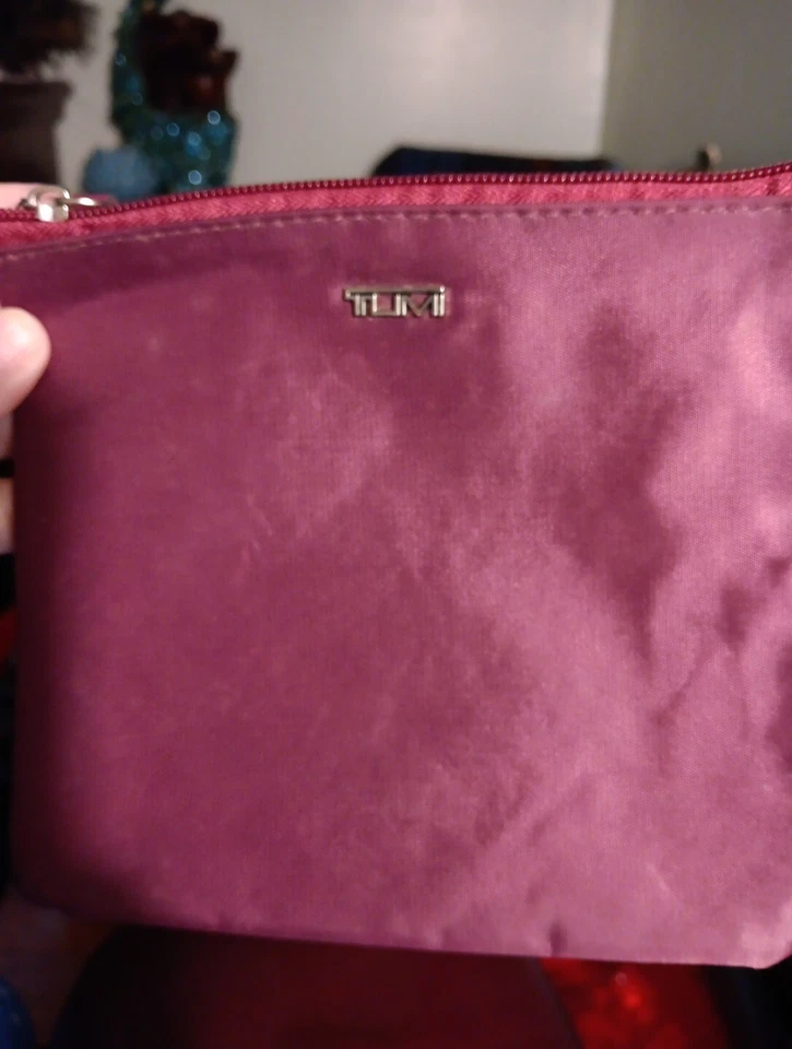 Bolsa de accesorios de viaje Tumi para Delta Zip Amenity artículos de tocador, granate Foto 1 de 1