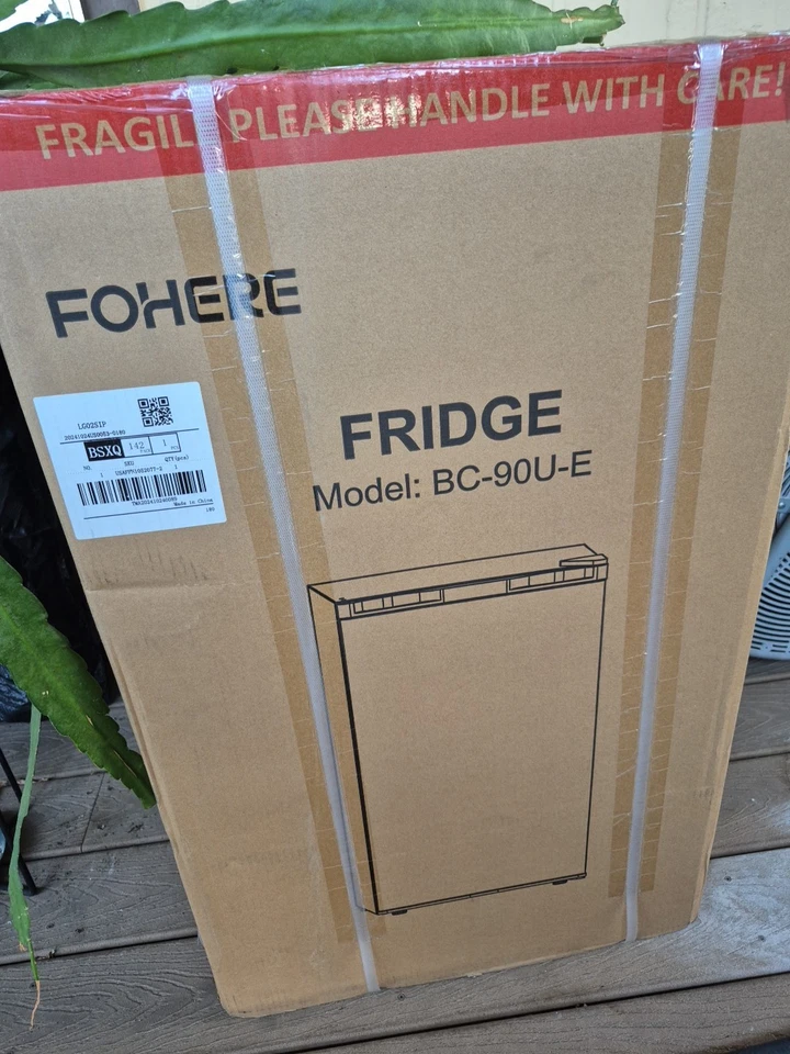 Mini refrigerador compacto de 3,2 pies cúbicos con congelador puerta reversible Energy Star Foto 1 de 4